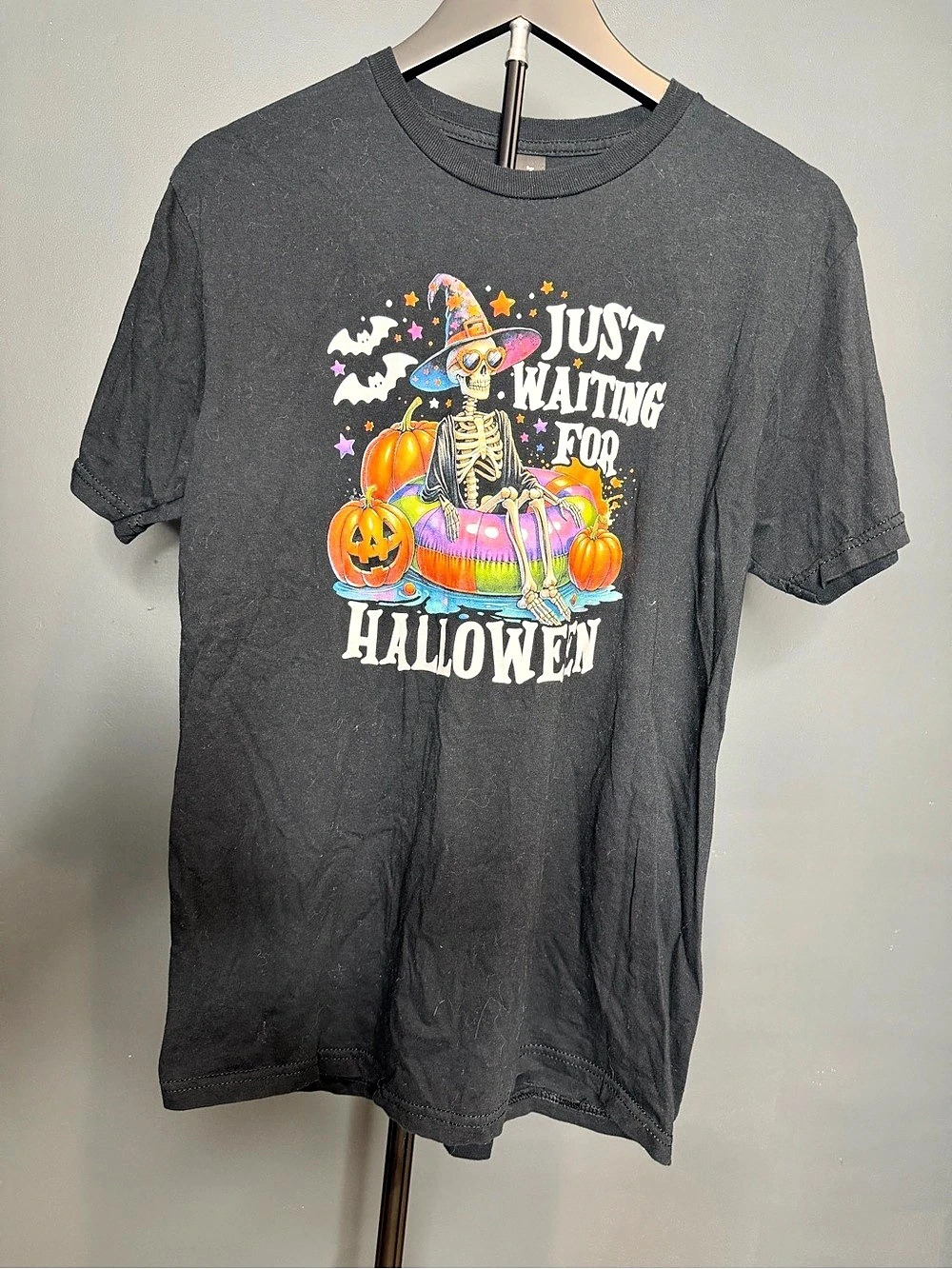 Gildan Halloween Graphic Tee Size MEDIUM
